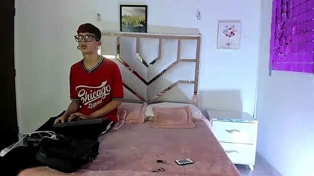 Demian Salvatoire online show from August 2026 09:14:01 PM