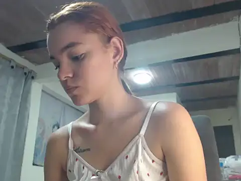 estrella-cutte online show from August 2026 06:12:02 AM