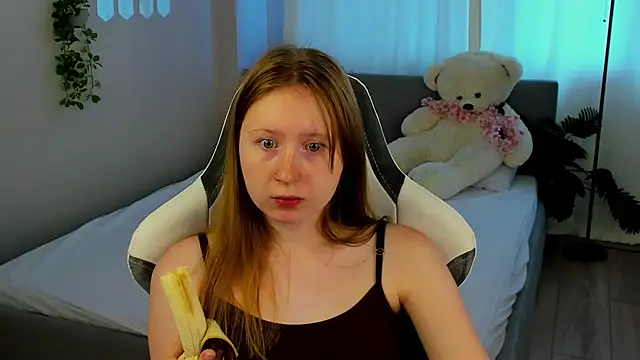 LiliTiny online show from August 2026 03:32:02 AM