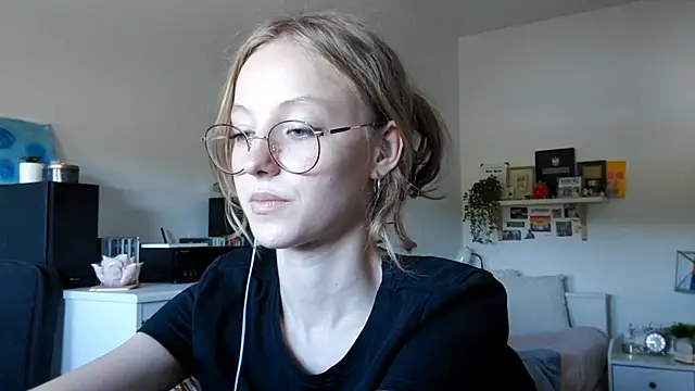 ShondaPaules online show from June 2026 08:23:02 AM