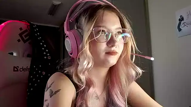 FunnyLila online show from June 2026 10:15:01 AM