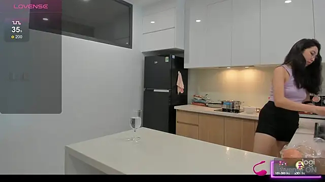 Snapshot of miko_kimura chatting on January 2025 06:41:02 AM miko kimura online show from January 2025 06:41:02 AM