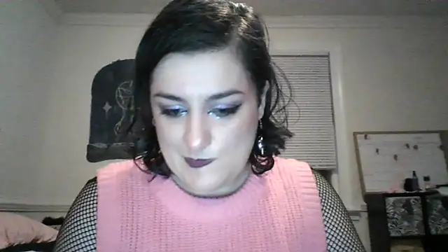 Snapshot of SuitedSummer57 chatting on June 2026 01:03:01 AM SuitedSummer57 online show from June 2026 01:03:01 AM