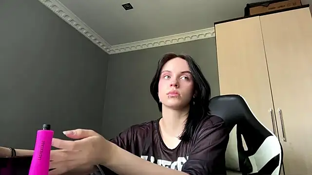 martinienjoyer online show from July 2026 08:43:02 AM