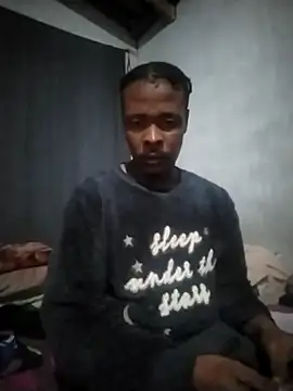 Snapshot of Starbunnie_strata chatting on June 2026 08:07:01 PM Starbunnie strata online show from June 2026 08:07:01 PM