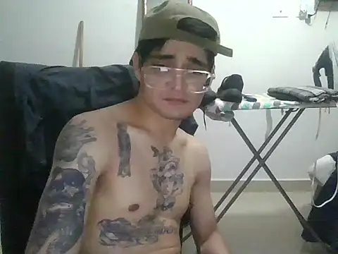 Snapshot of 9EddieBoi4 chatting on June 2026 08:09:02 AM 9EddieBoi4 online show from June 2026 08:09:02 AM