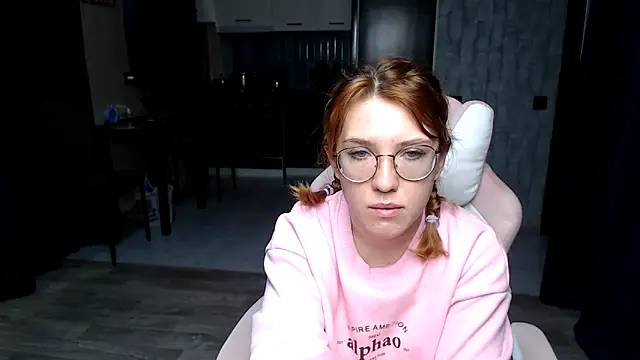 Reginasmilee online show from November 2025 12:31:02 AM