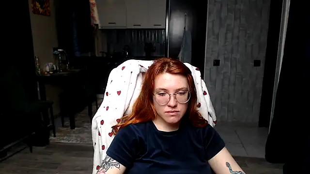 Reginasmilee online show from March 2026 03:56:01 AM