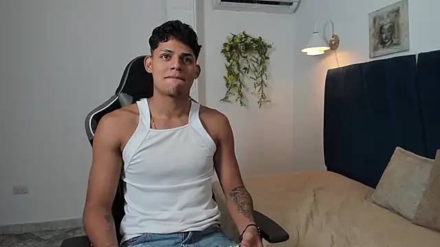 Snapshot of valerio_cum18 chatting on June 2026 01:43:01 PM valerio cum18 online show from June 2026 01:43:01 PM