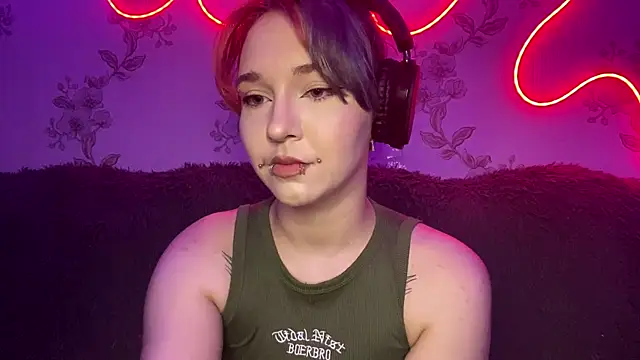 LILLYWYS online show from June 2026 05:12:02 PM