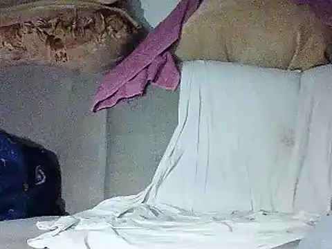 Snapshot of GariQNight chatting on December 2024 03:27:02 AM GariQNight online show from December 2024 03:27:02 AM