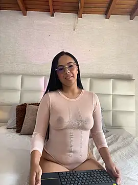 MilaSantanna online show from June 2026 07:30:02 PM