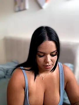 AliceStarshine online show from November 2025 05:04:01 PM