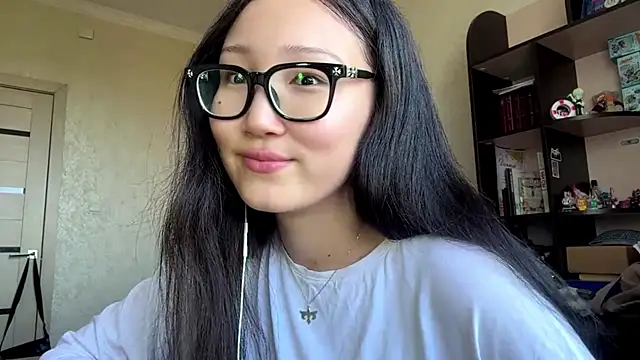 QueenOfCute online show from July 2026 04:20:01 AM