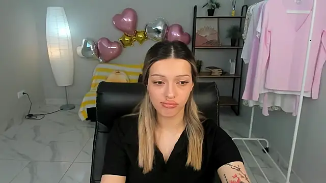 KarenCarson online show from July 2026 11:01:02 AM