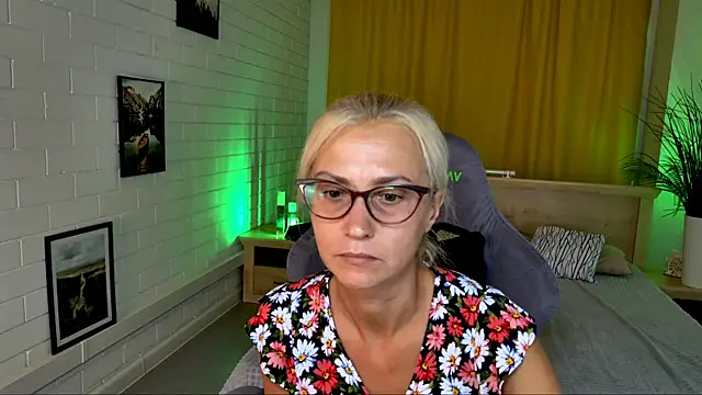 RondaGrinz online show from July 2026 01:59:01 PM