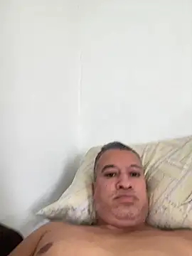 Snapshot of mister_jr09 chatting on July 2026 03:47:01 PM mister jr09 online show from July 2026 03:47:01 PM