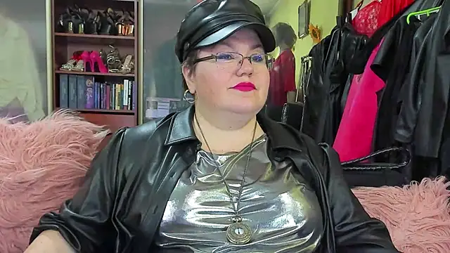 KaryQueen online show from March 2025 04:02:01 PM