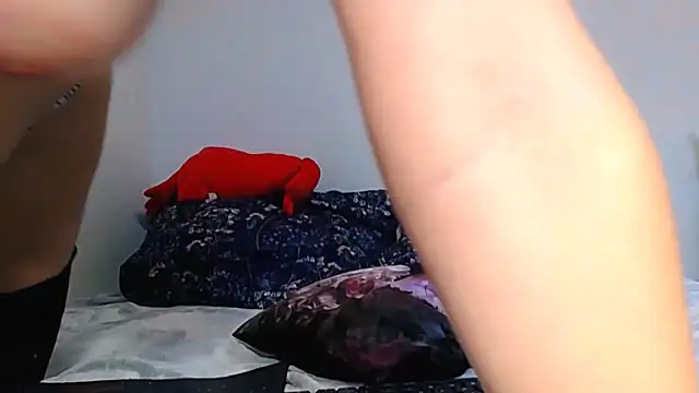 Snapshot of alisenties chatting on November 2025 01:33:02 PM alisenties online show from November 2025 01:33:02 PM