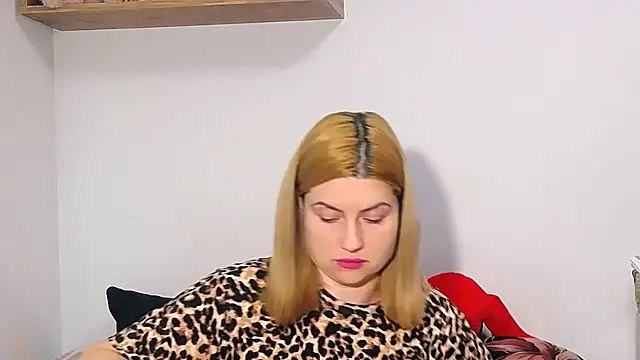 Snapshot of alisenties chatting on February 2026 03:43:01 PM alisenties online show from February 2026 03:43:01 PM