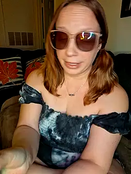 Snapshot of XxMs_StarzxX chatting on November 2025 05:42:02 AM XxMs StarzxX online show from November 2025 05:42:02 AM