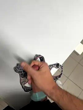 Snapshot of swissboy22 chatting on October 2025 12:28:02 PM swissboy22 online show from October 2025 12:28:02 PM