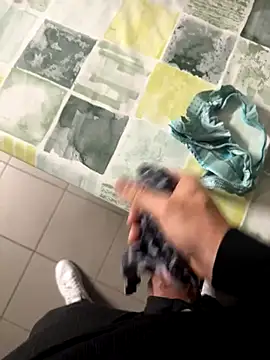 Snapshot of swissboy22 chatting on October 2025 02:06:02 PM swissboy22 online show from October 2025 02:06:02 PM