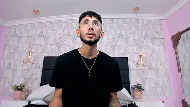 MatteoLaurent online show from July 2026 08:18:02 PM