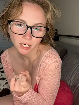 Kat peachyy26 online show from July 2026 12:20:01 AM