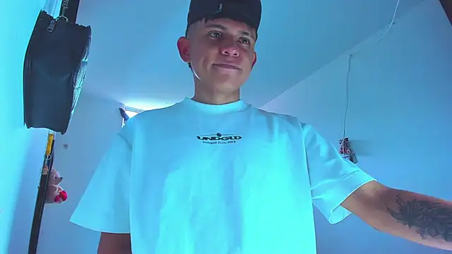 liam west x online show from August 2026 05:59:01 PM