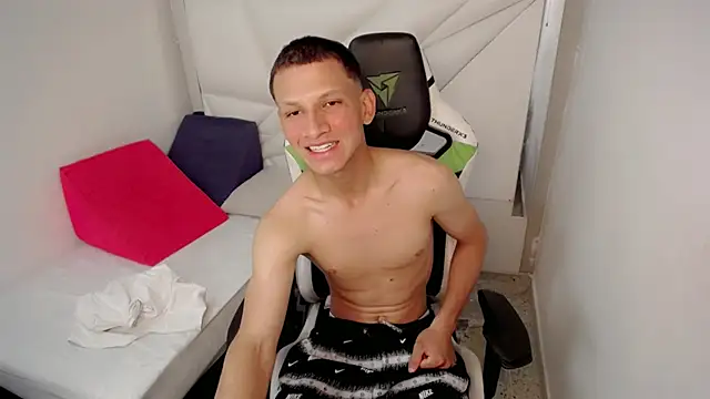 Luca twinkk online show from July 2026 10:28:02 PM