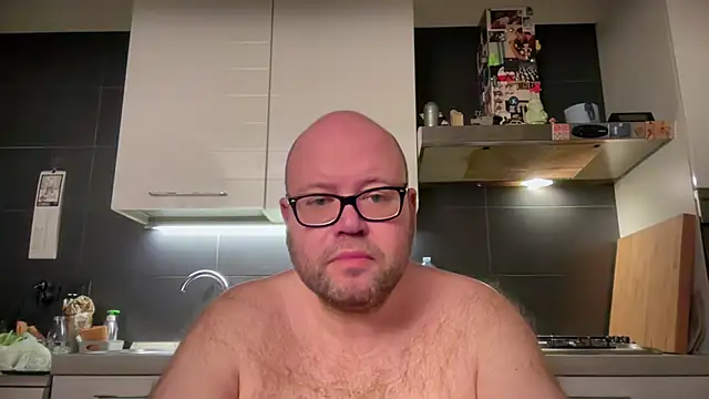 theitalianbear online show from January 2025 09:01:01 PM