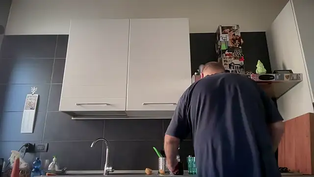 theitalianbear online show from October 2025 01:55:02 PM