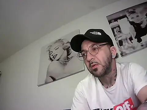 MagicStickBoy online show from April 2026 09:43:01 PM