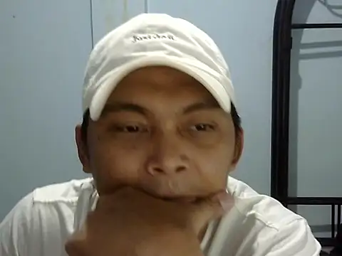 Snapshot of Pitou28 chatting on July 2026 05:42:01 PM Pitou28 online show from July 2026 05:42:01 PM