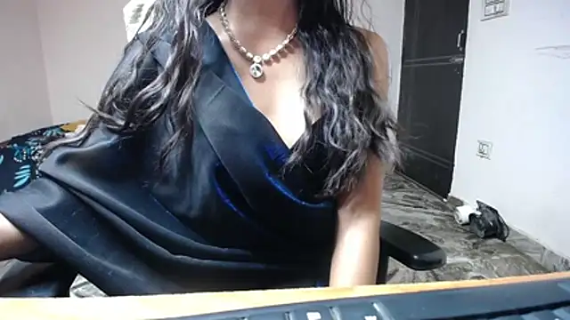 Lyra luxe online show from August 2026 07:45:02 PM