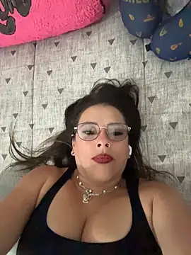Lauren Bond online show from August 2026 07:38:01 PM