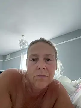 Blondnboujee53 online show from August 2026 05:54:02 AM