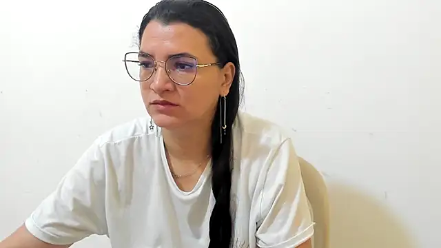 MARILYN GARCIA online show from November 2025 02:32:02 PM