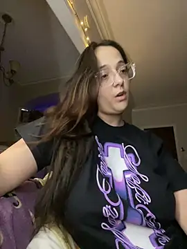 Pretty Little Kittyxx online show from August 2026 12:01:02 AM