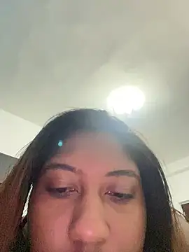 Abrilcastro online show from August 2026 03:58:01 PM