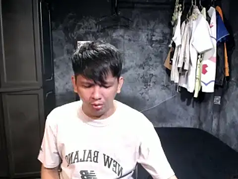 Snapshot of asianPinoy4you chatting on October 2025 08:34:02 AM asianPinoy4you online show from October 2025 08:34:02 AM