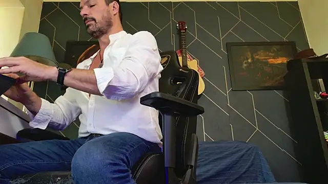 ChrisKox online show from April 2026 08:37:02 AM