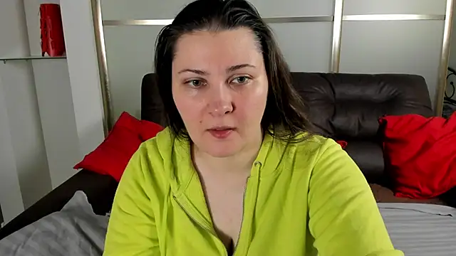 Snapshot of MarySwon chatting on September 2025 12:06:01 PM MarySwon online show from September 2025 12:06:01 PM