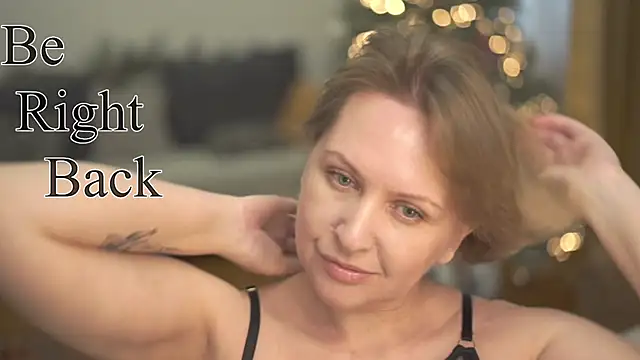 Snapshot of LitleSun chatting on February 2025 10:04:01 AM LitleSun online show from February 2025 10:04:01 AM