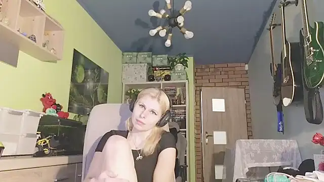 karmija online show from January 2025 10:04:02 PM