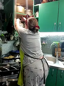 Natali UA online show from December 2025 06:15:01 PM