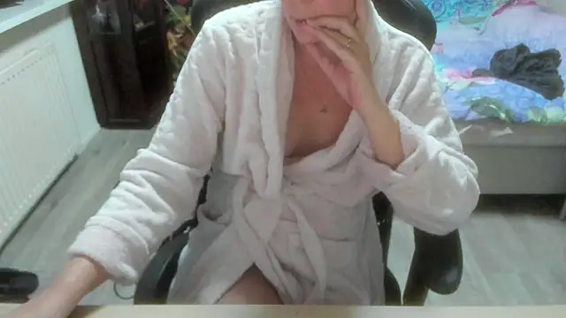 minoesje37 online show from January 2026 08:36:01 PM