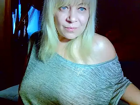 AgoniA7 online show from April 2026 03:31:02 AM