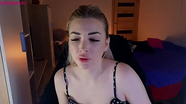 Snapshot of MilanaOmg chatting on May 2026 09:34:02 PM MilanaOmg online show from May 2026 09:34:02 PM